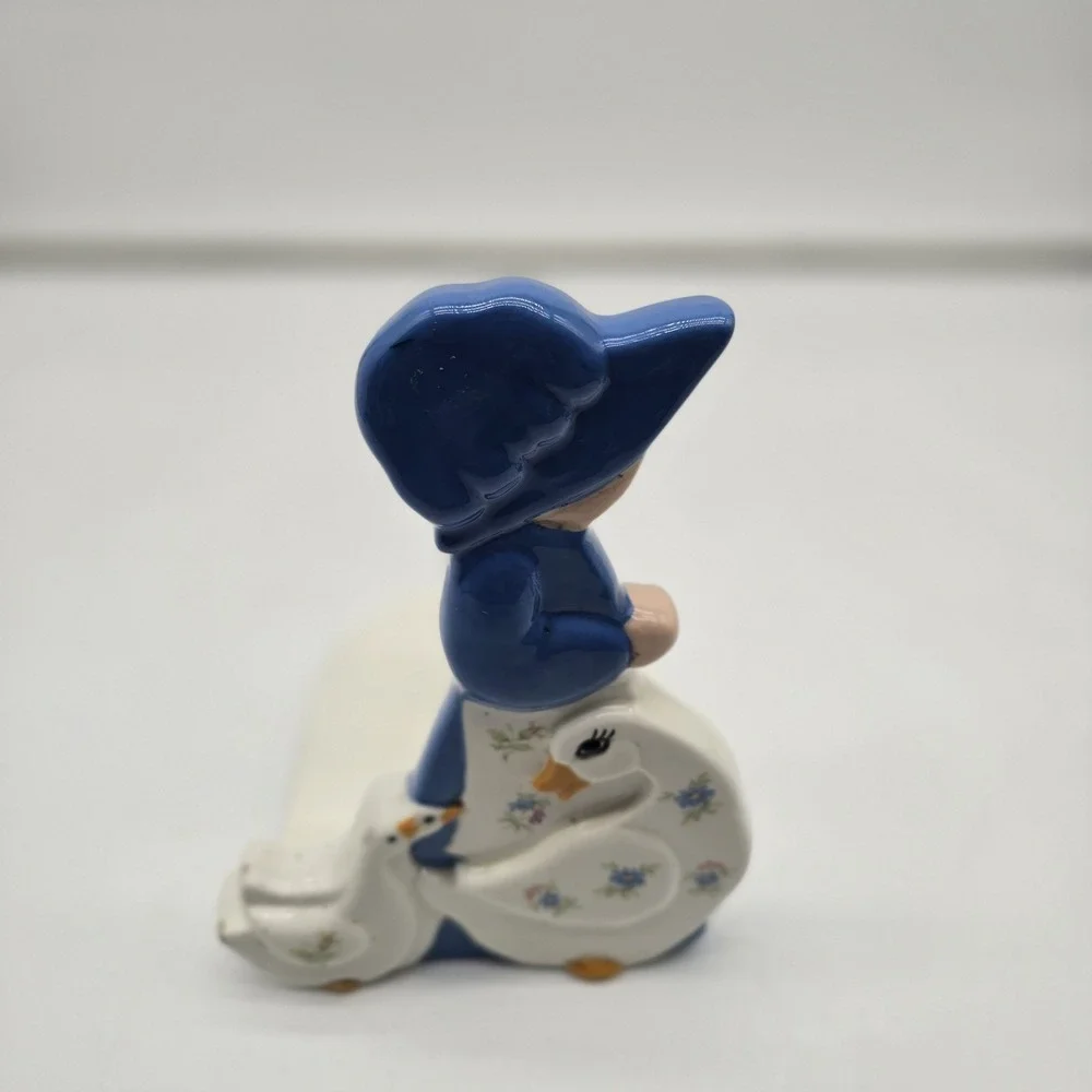 Vtg Cottagecore‎ Ceramic Duck Goose Paper Towel Roll Holder Stand Blue Bonnet